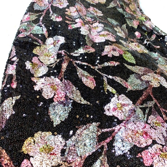 STUNNING DRESS - Picture 4 of 7